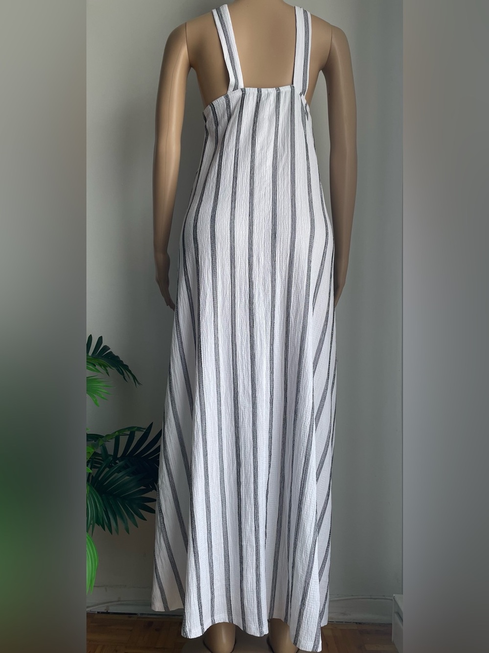Sleeveless Striped Halter Maxi Dress in White and Black - Picture 8 of 9